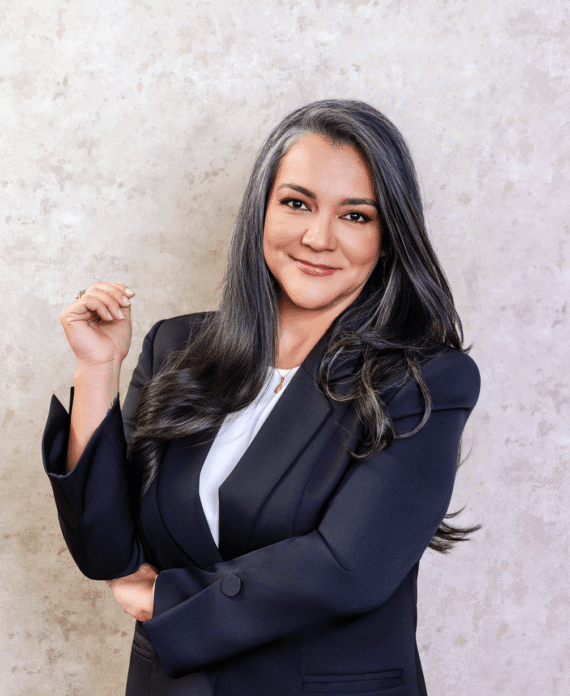 Abogada Mónica Escobar, especialista en Derecho Laboral y Seguridad Social en Bogotá, Colombia.